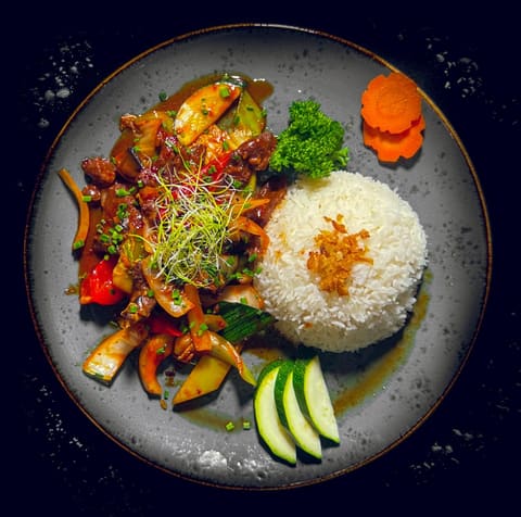 Rindfleisch mit Gemüse Szechuan-Art